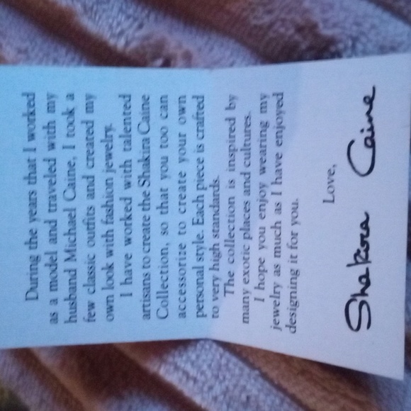 Shakira Jewelry Set - Picture 4 of 6